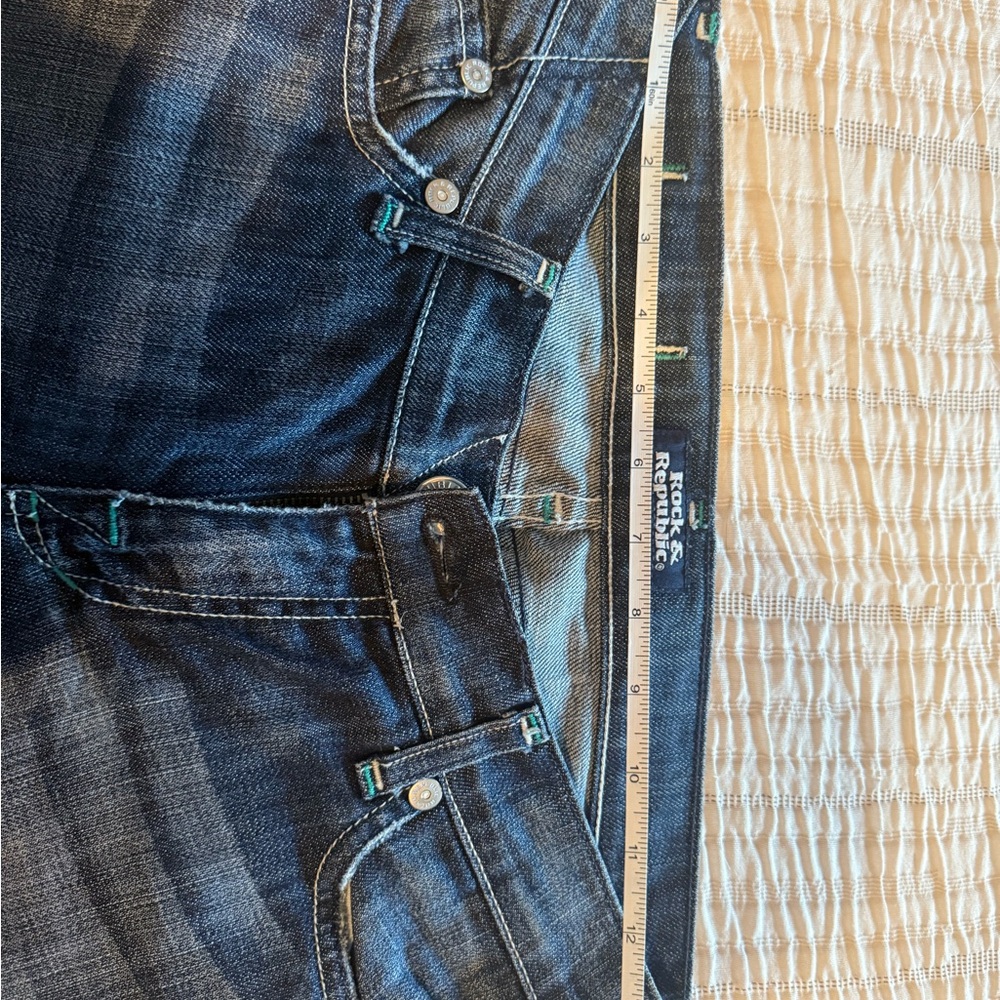 Rock & Republic Blue Relaxed Jeans with Worn-In Look